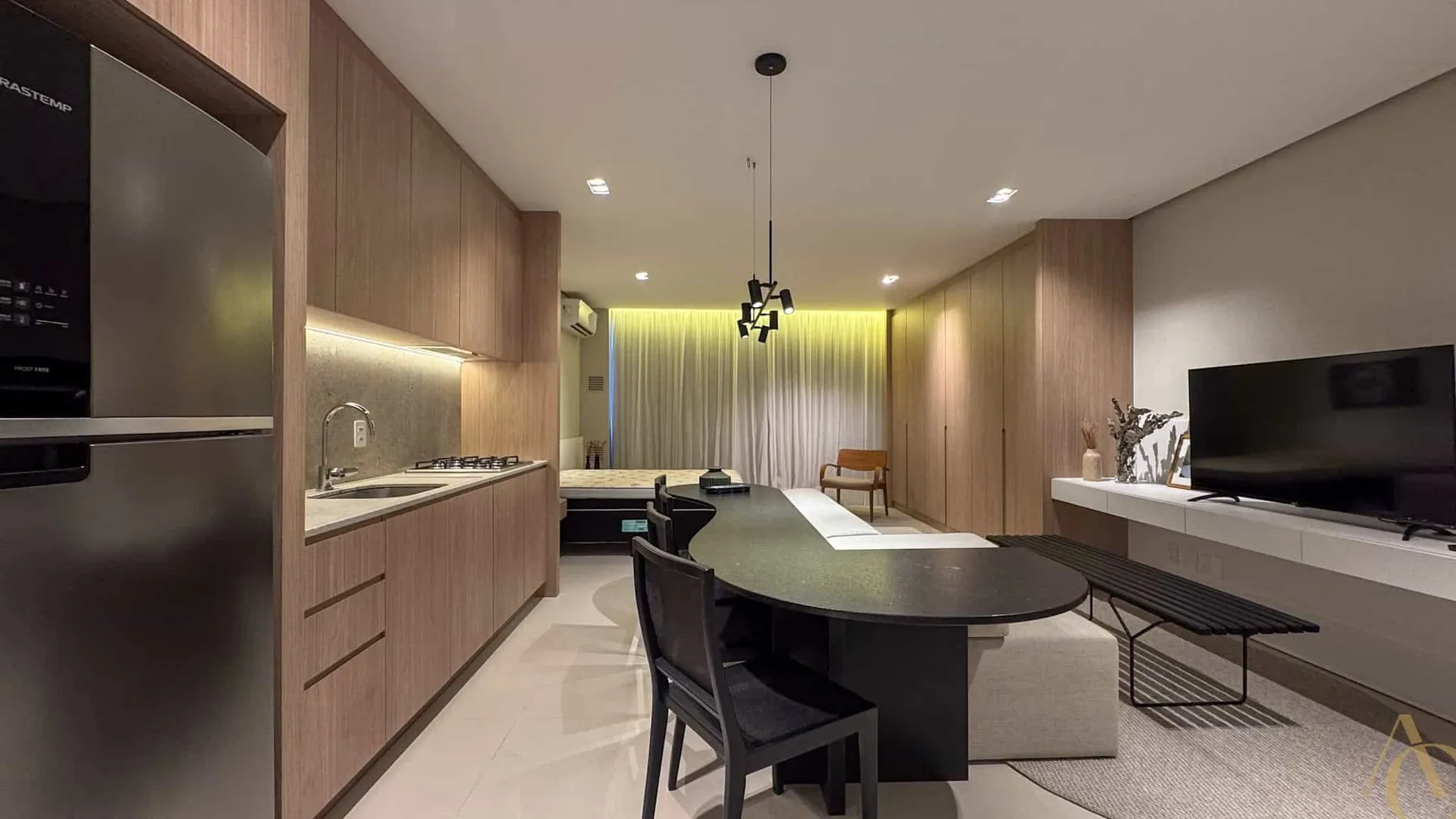Furnished studio with integrated kitchen and 1 bathroom — photo 34