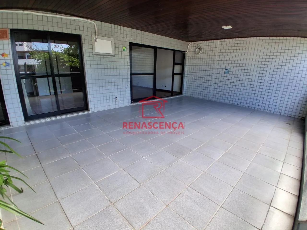 Apartamento sem mobília com 3 quartos, piso de madeira — photo 6