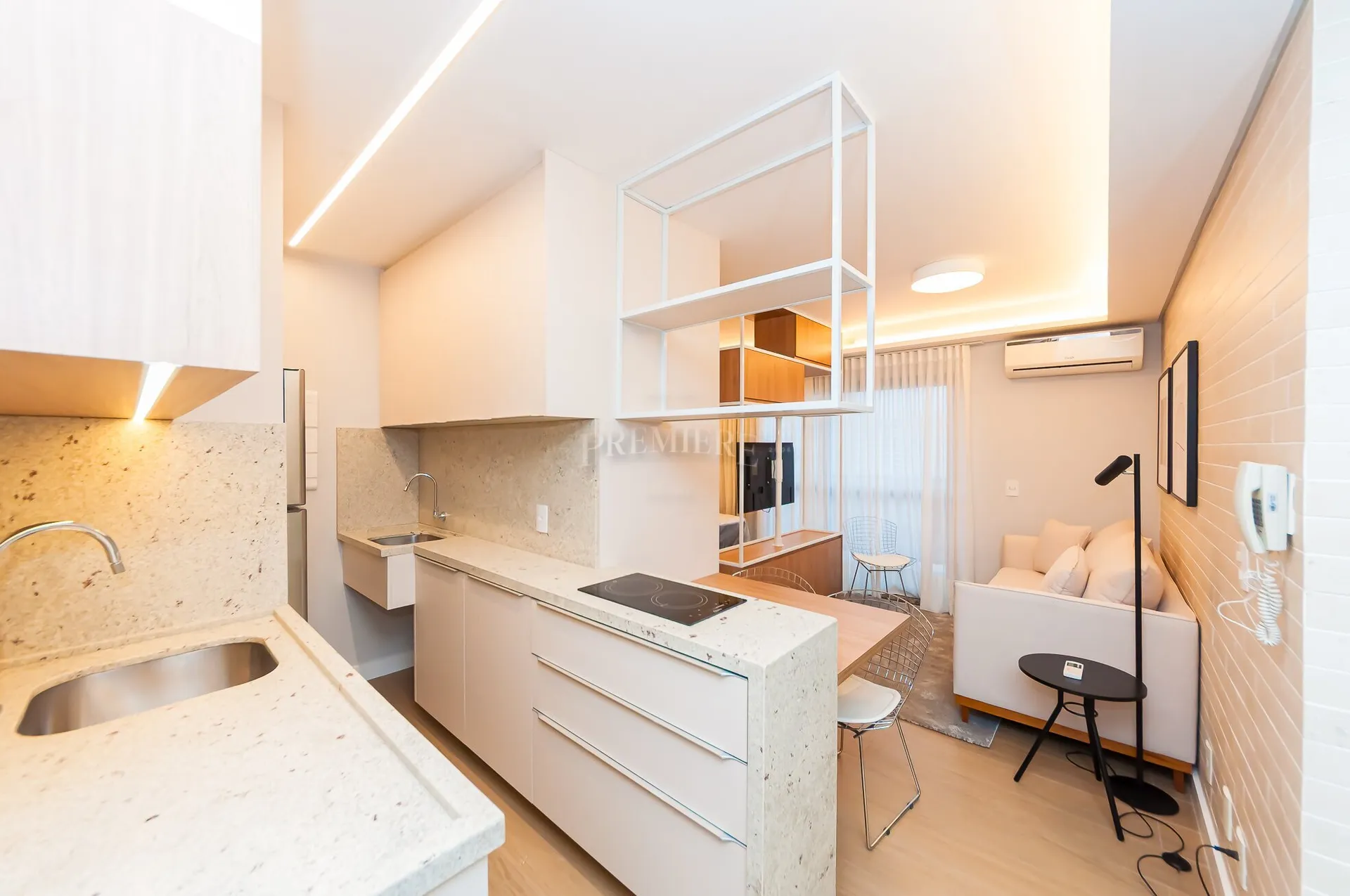 Furnished 85 m² apartment with 1-bedroom suite — photo 2