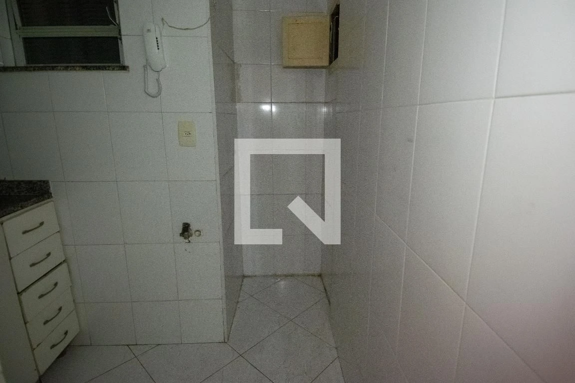 Monoambiente con piso de madera o laminado en Rio de Janeiro — photo 19