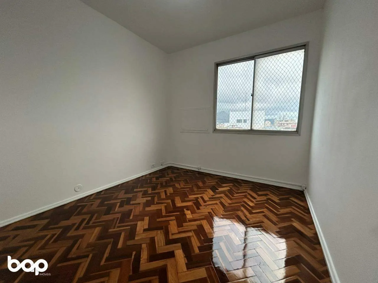 Apartment with a fitted kitchen and a balcony — photo 7