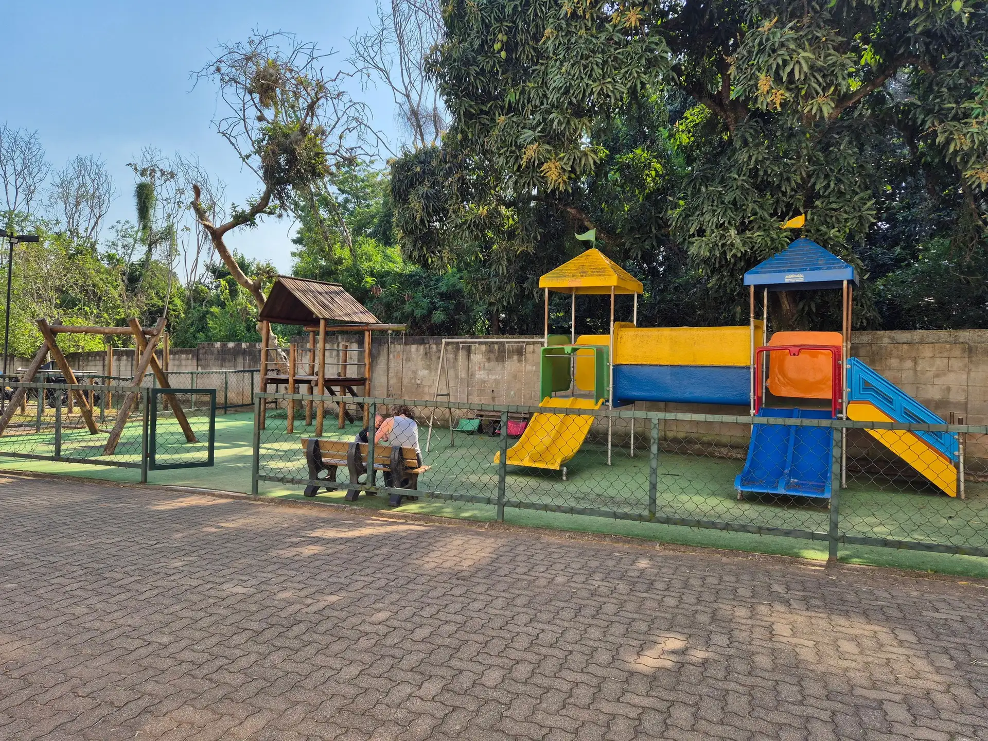 Apartamento para alugar com 3 quartos e vista das montanhas — photo 35