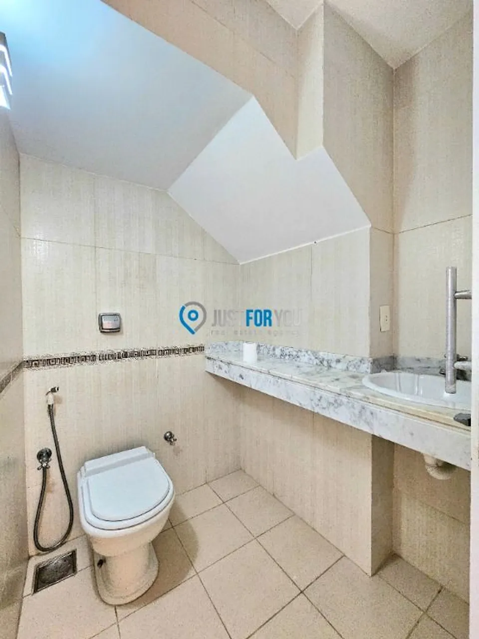 House with 5 bedrooms, 300 m² and a closed gas kitchen — photo 13