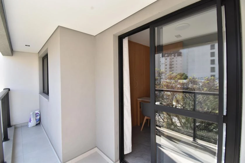Apartamento mobiliado com varanda e 1 quarto — photo 3