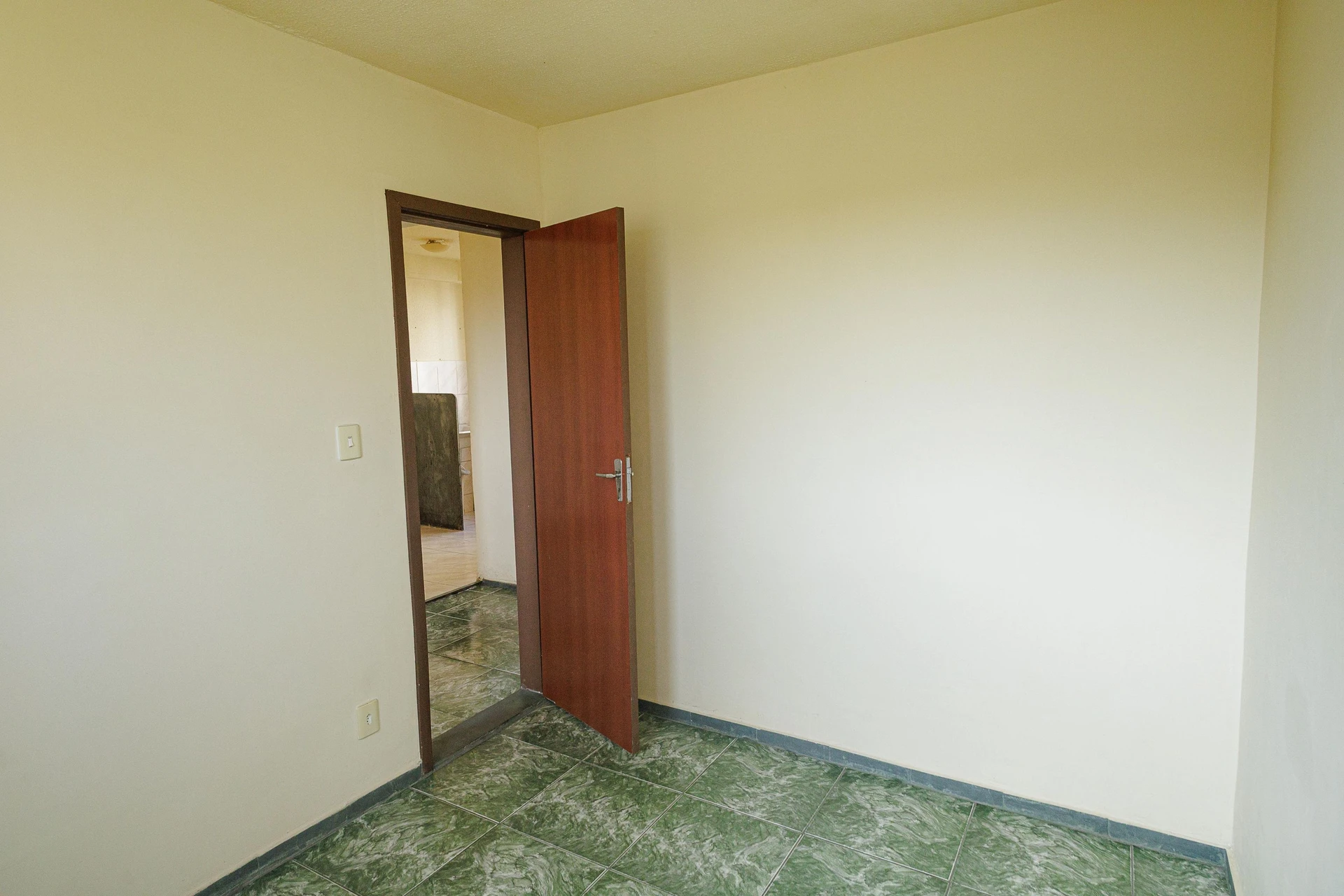 Unfurnished apartment with 2 bedrooms and 1 parking space — photo 14