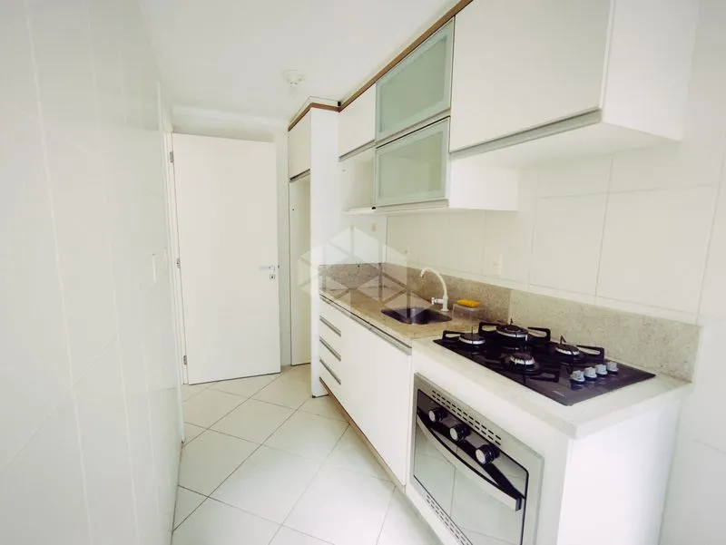 3-bedroom apartment in a building with a pool — photo 20