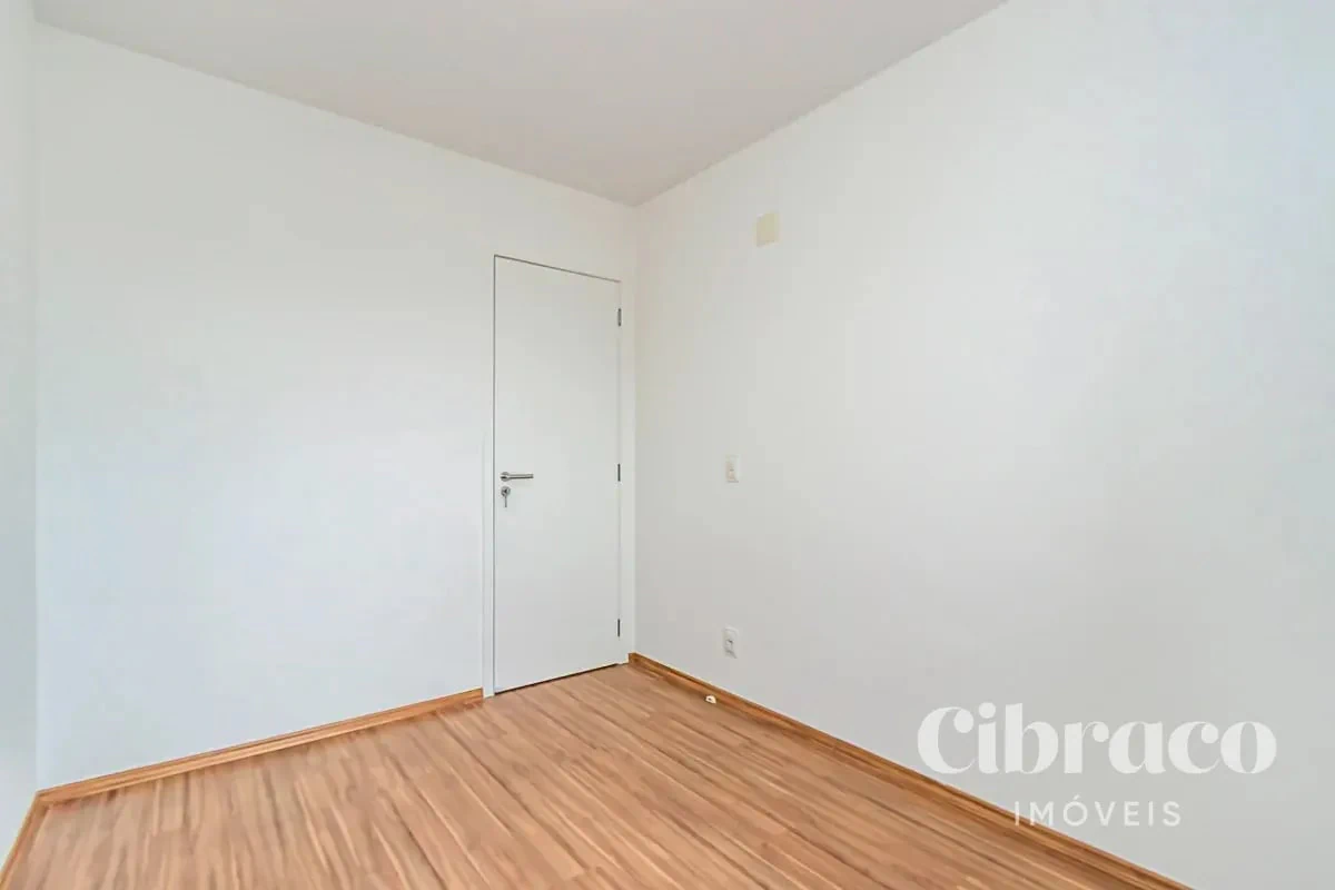 Glass-enclosed balcony in a 2-bedroom apartment, 69 m² — photo 21