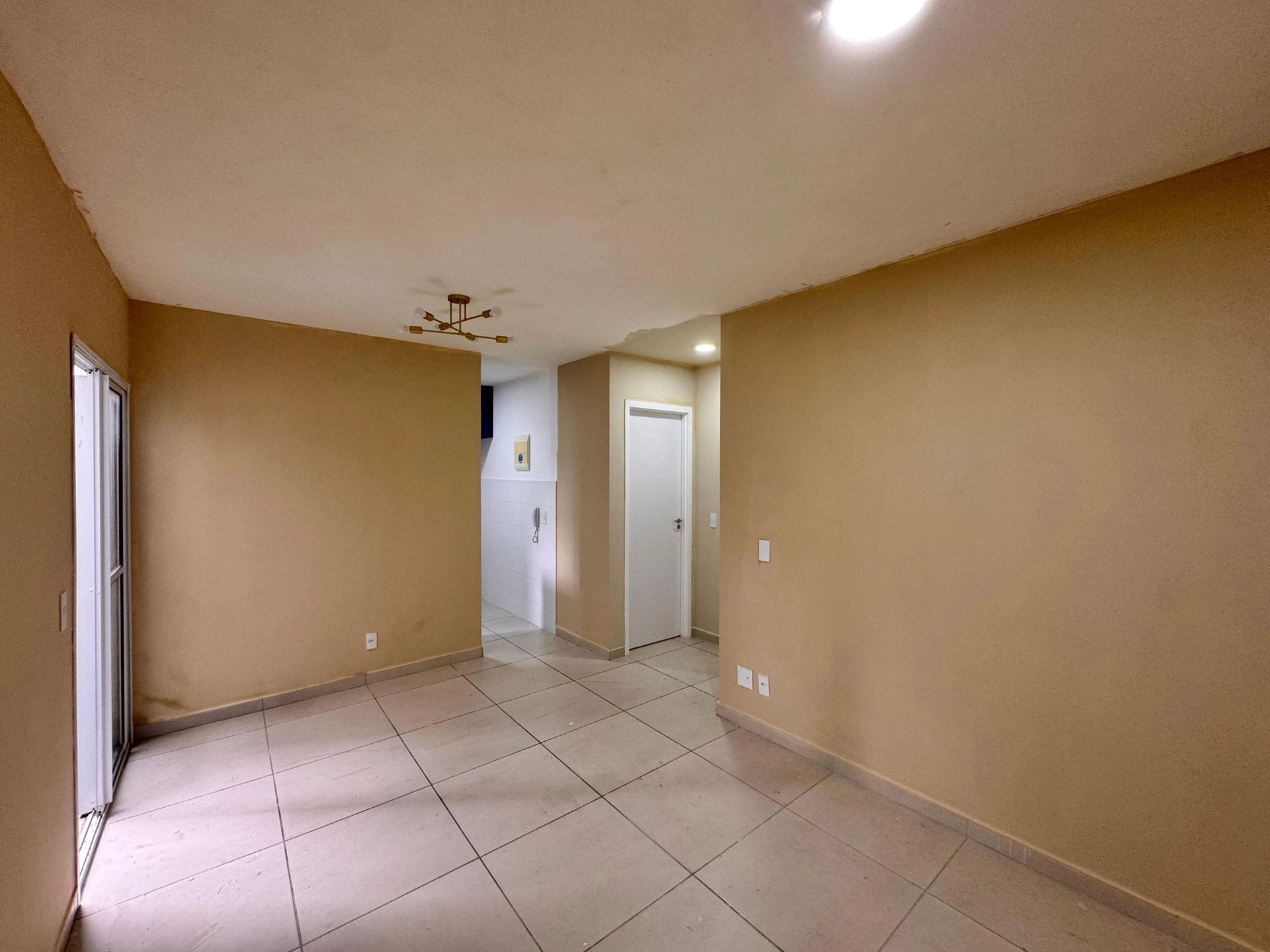 Apartamento de 2 quartos em condomínio com piscina — photo 5