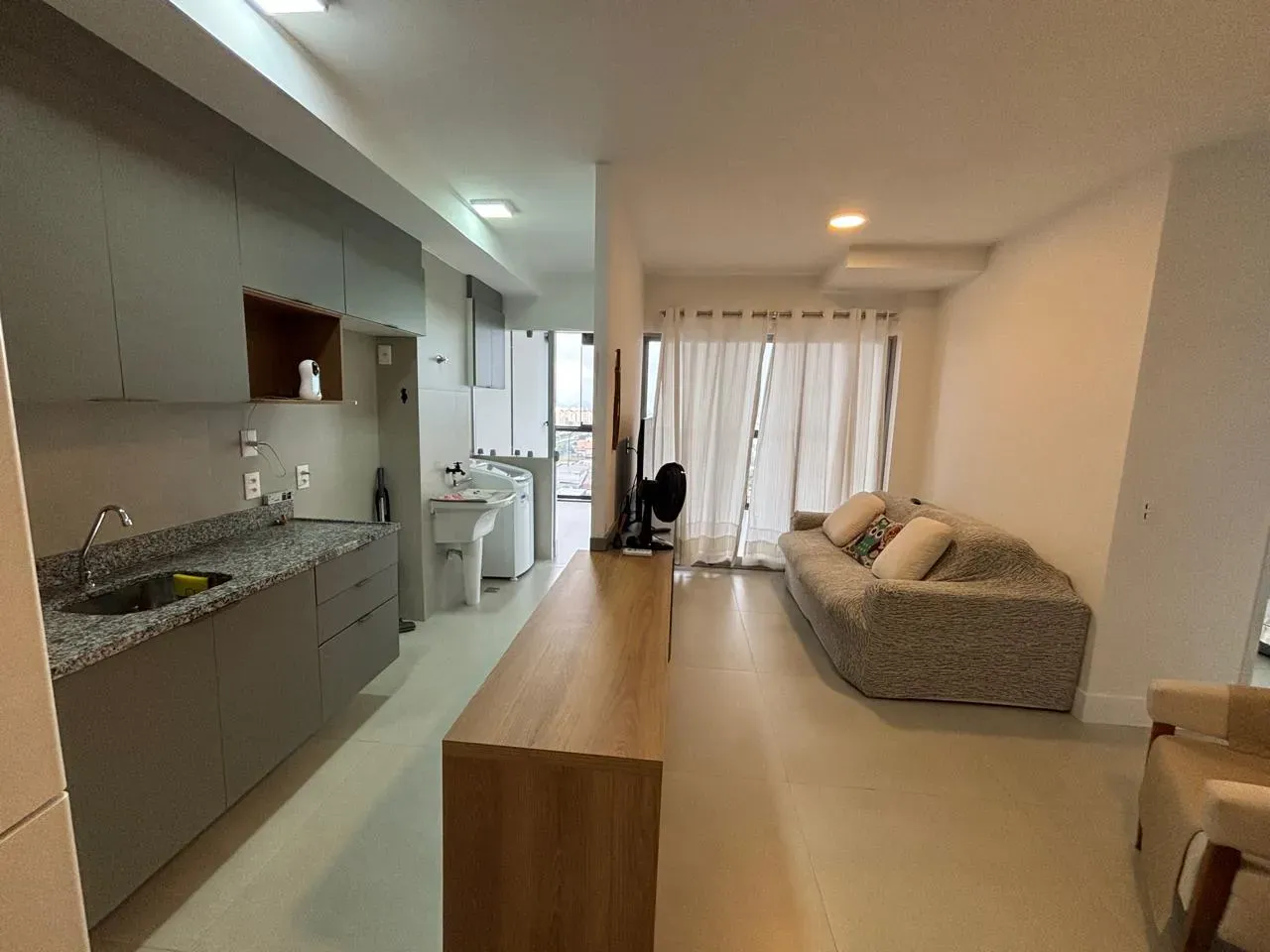 Квартира 83 м² з панорамними вікнами та заскленим балконом — photo 8