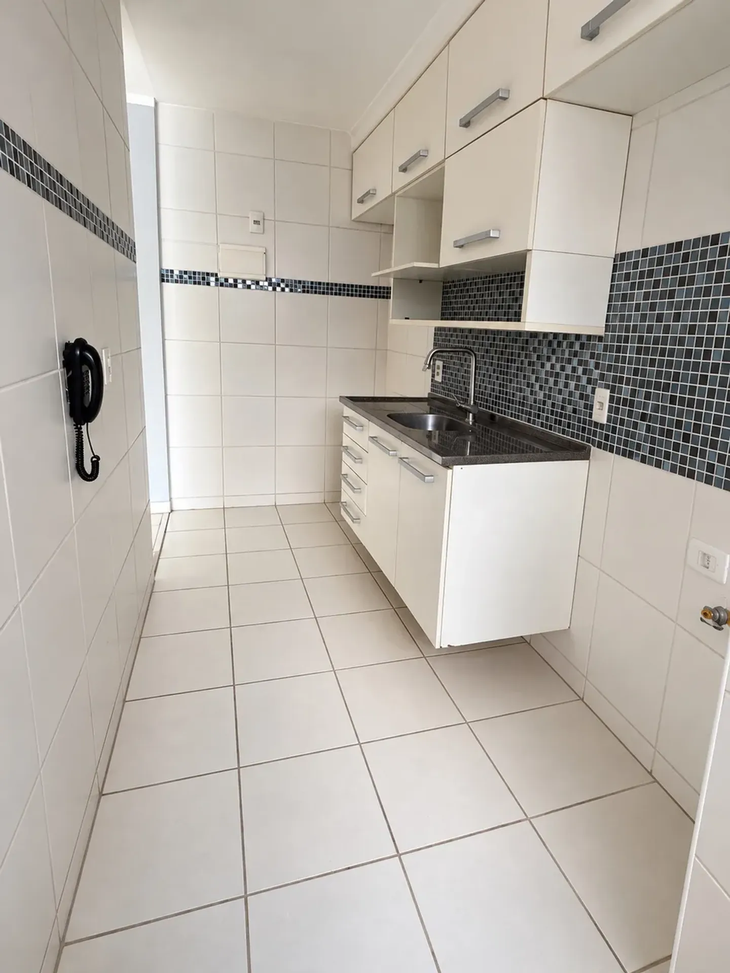 Apartamento de 2 quartos em condomínio com academia — photo 2
