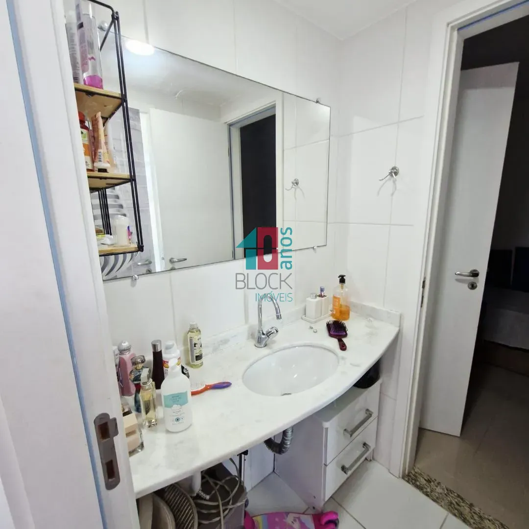 3-bedroom apartment in a building with a gym — photo 37