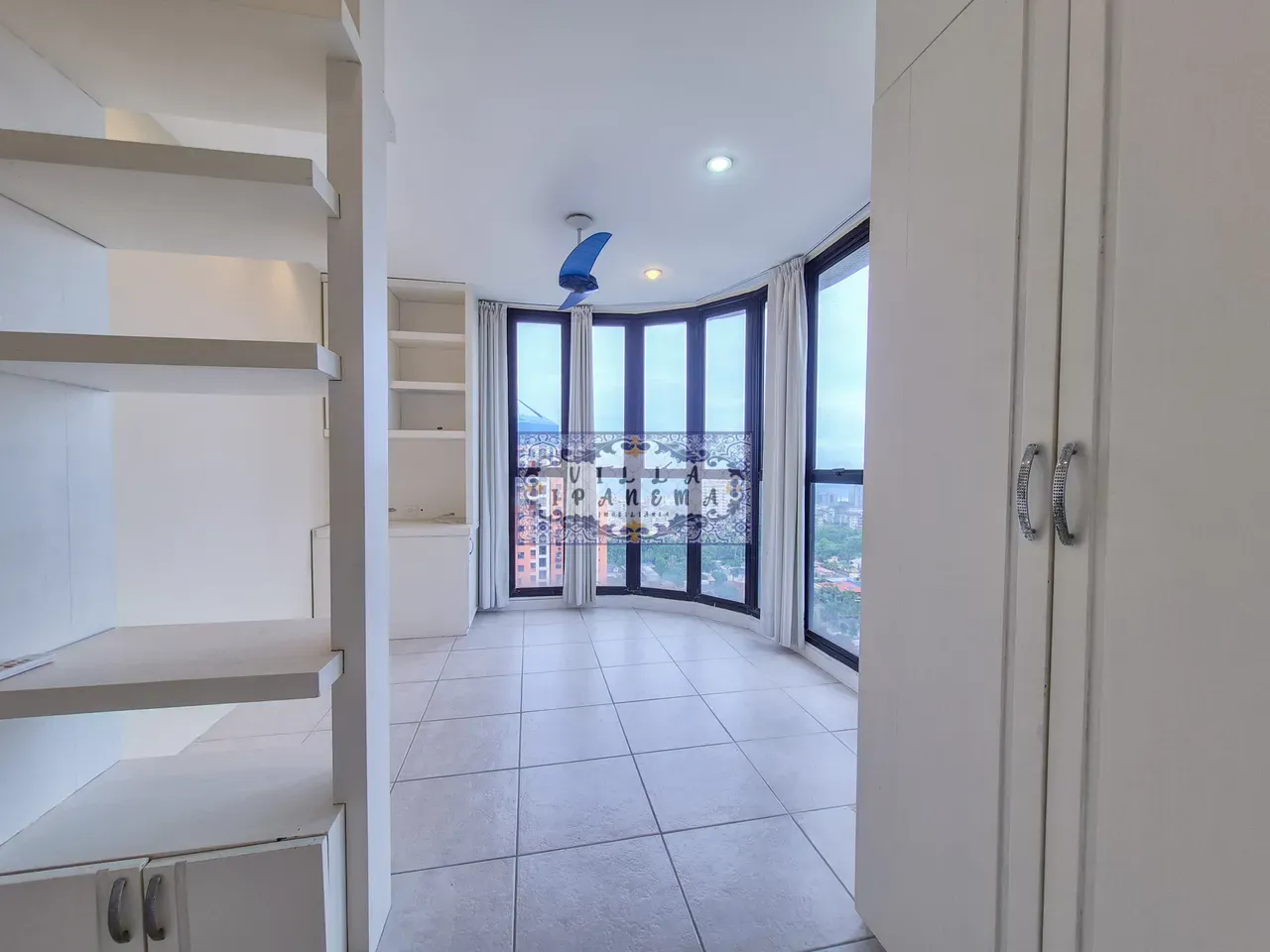 200 m² apartment with 3 en-suite bedrooms and private BBQ — photo 37