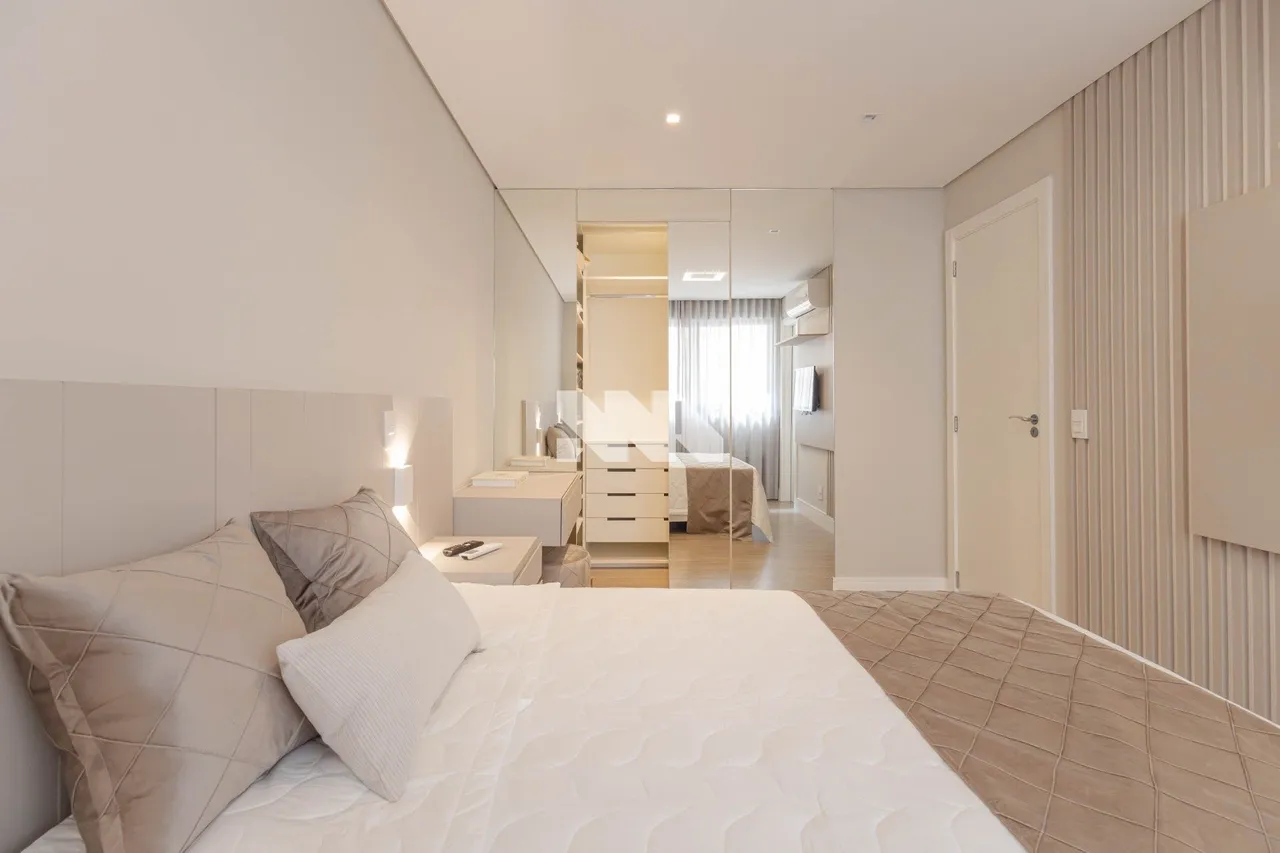 Furnished 1-bedroom apartment with open-plan kitchen — photo 11