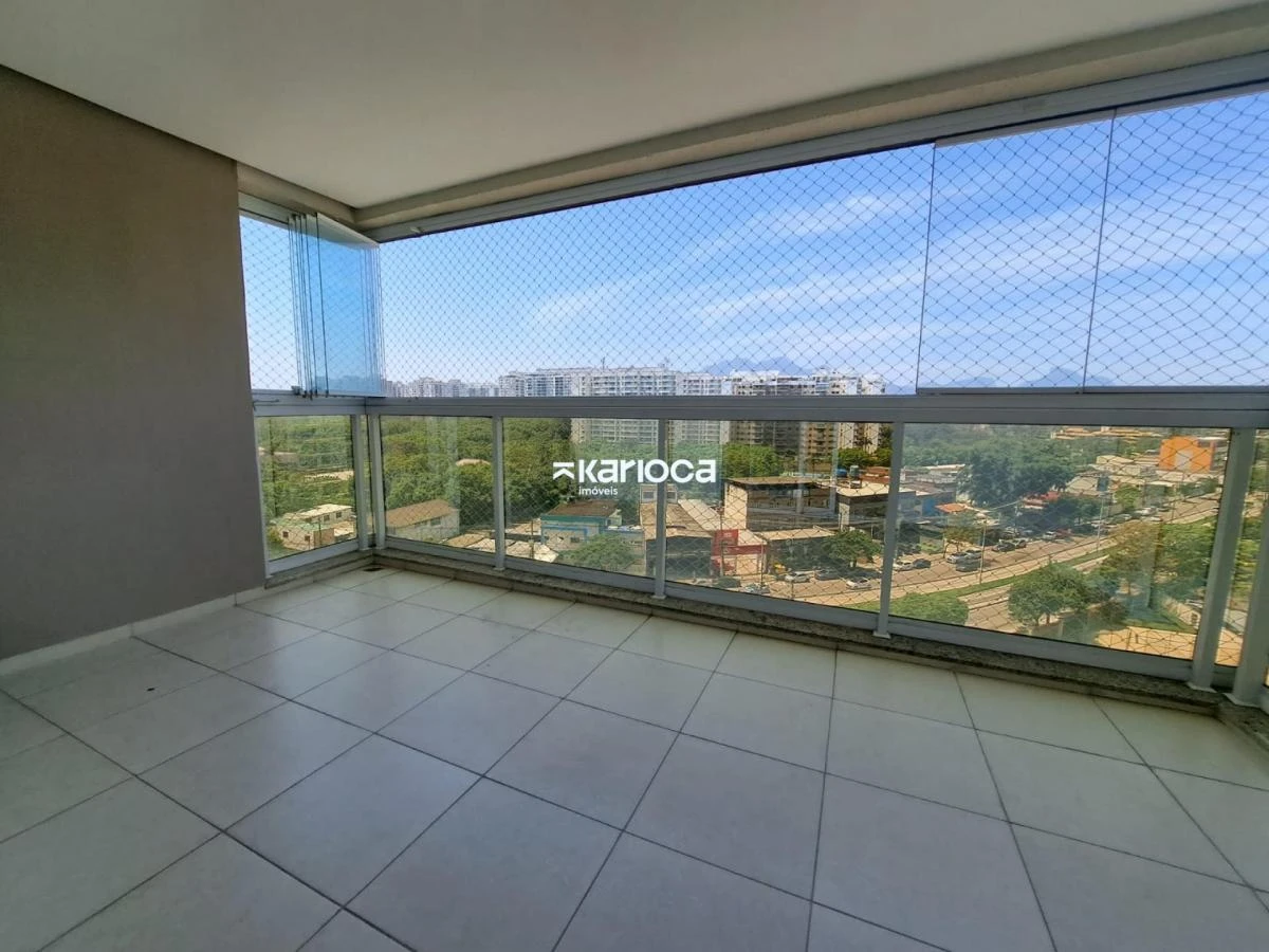 Glass-enclosed balcony in a 3-bedroom apartment, 75 m² — photo 16