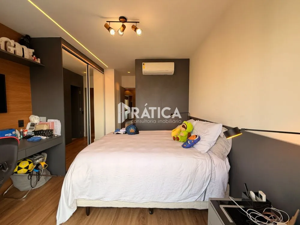 4-bedroom apartment with 5 bathrooms — photo 16