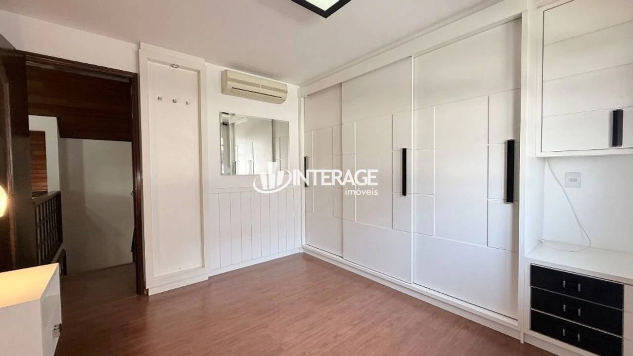 3-bedroom house with a bathtub — photo 26