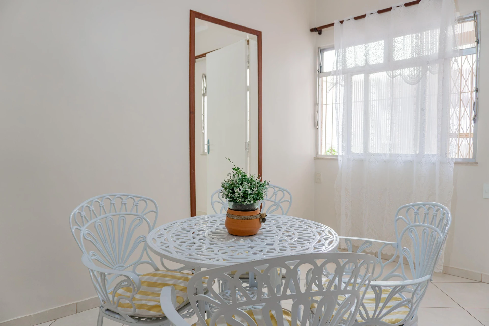 Apartment with 2 bedrooms and a balcony — photo 26