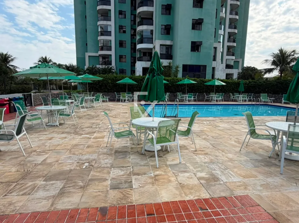 Duplex apartment on the 20th floor with city and water views — photo 31