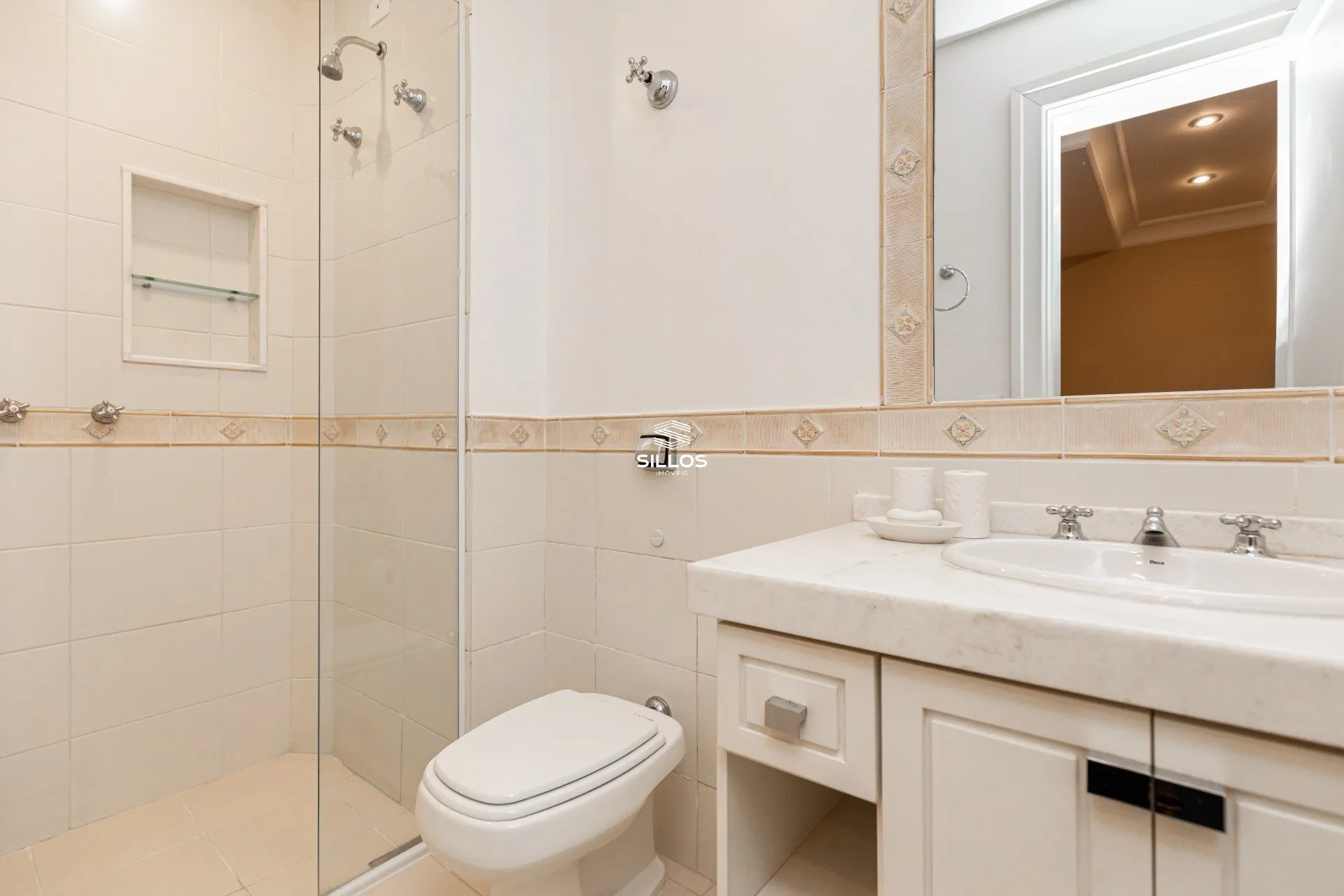 Rental house with 4 en-suite bedrooms and 7 baths — photo 26