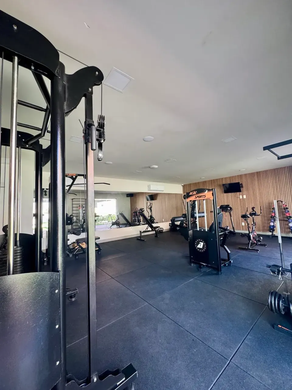 4-bedroom house with open-plan kitchen and 5 bathrooms — photo 14