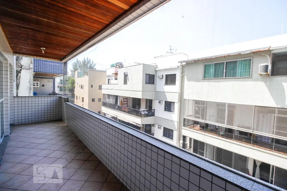 Unfurnished 3-bedroom apartment with 2 bathrooms