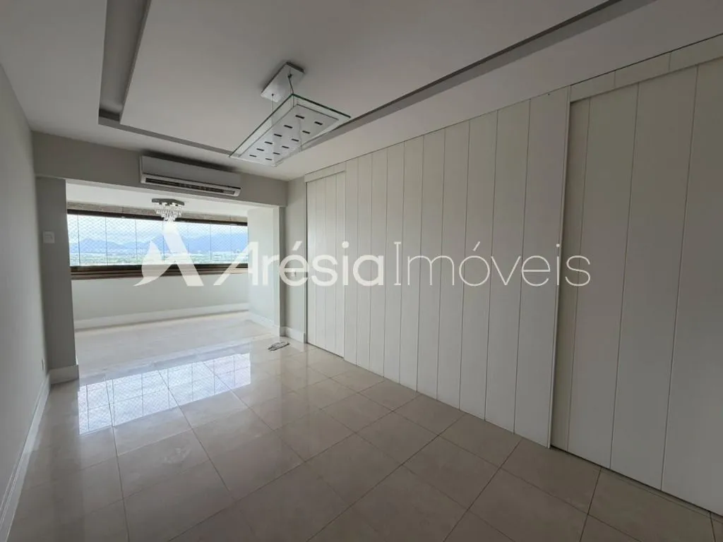 4-bedroom apartment in a building with a sauna — photo 4