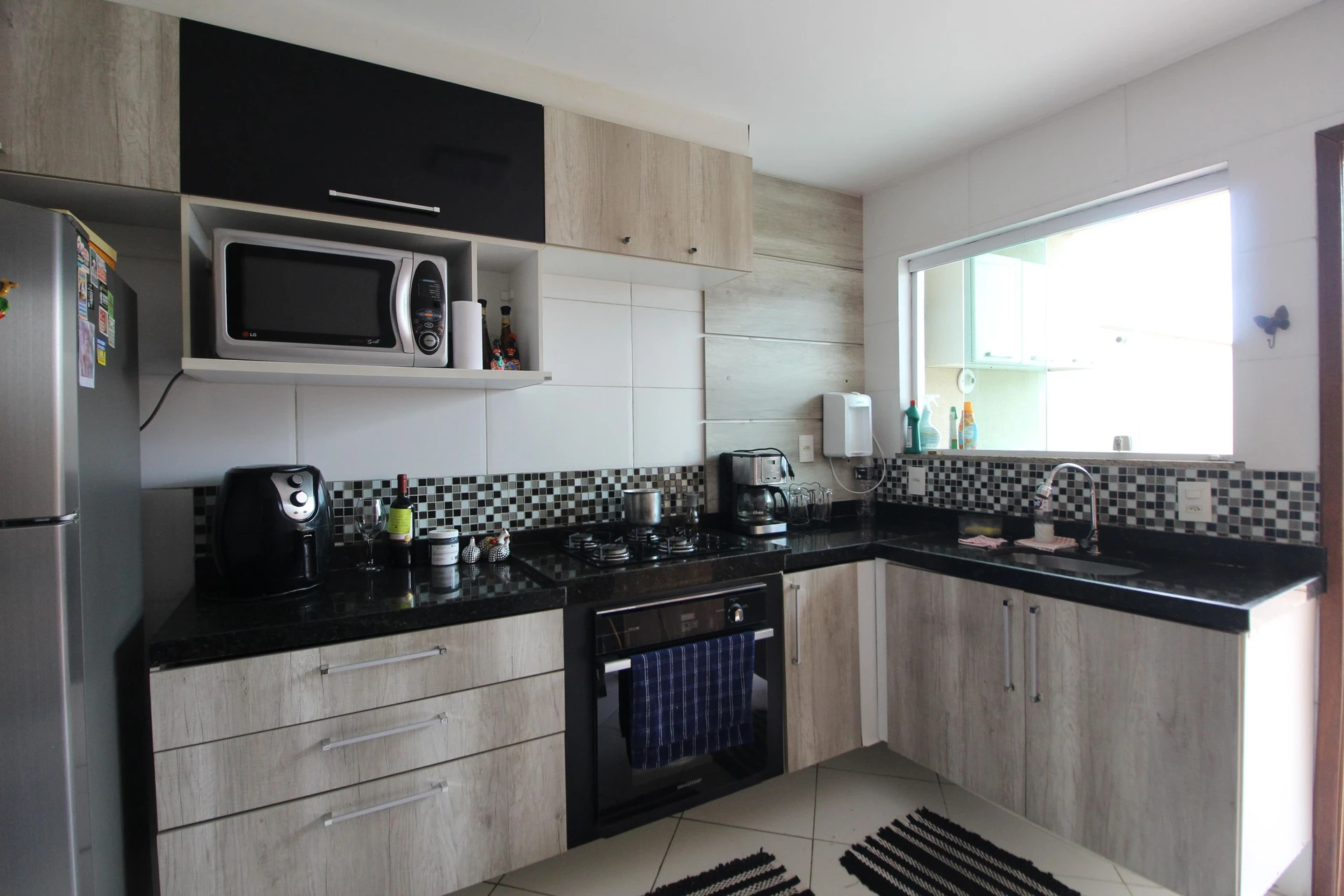 Rental apartment with 3 en-suite bedrooms and balcony — photo 29