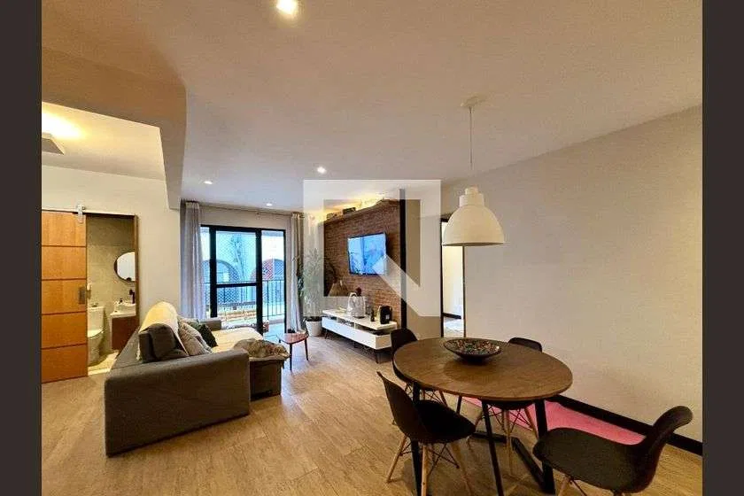 Renovated 2-bedroom apartment with city view, 85 m² — photo 8