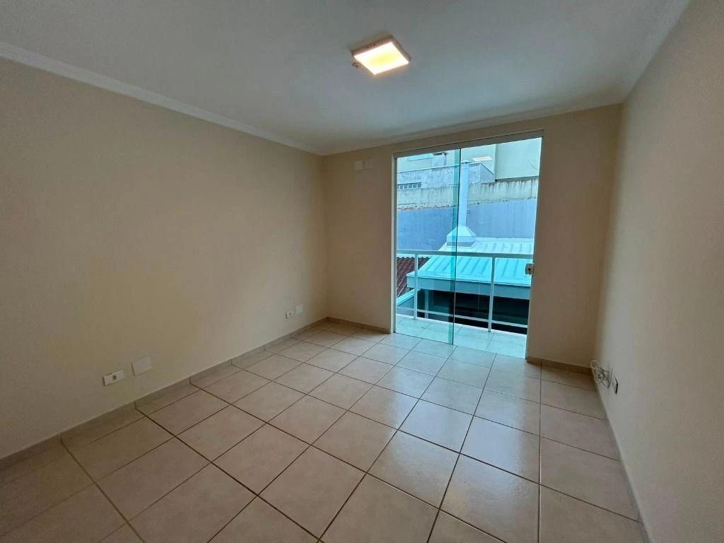 Unfurnished house with gas kitchen and 2 parking spaces — photo 25