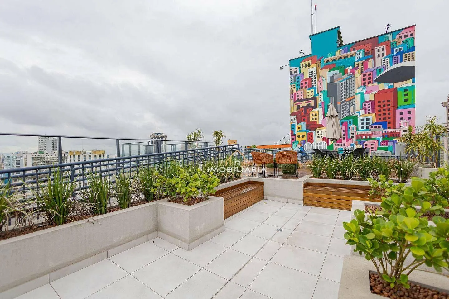 One-bedroom apartment in a building with a coworking space — photo 35