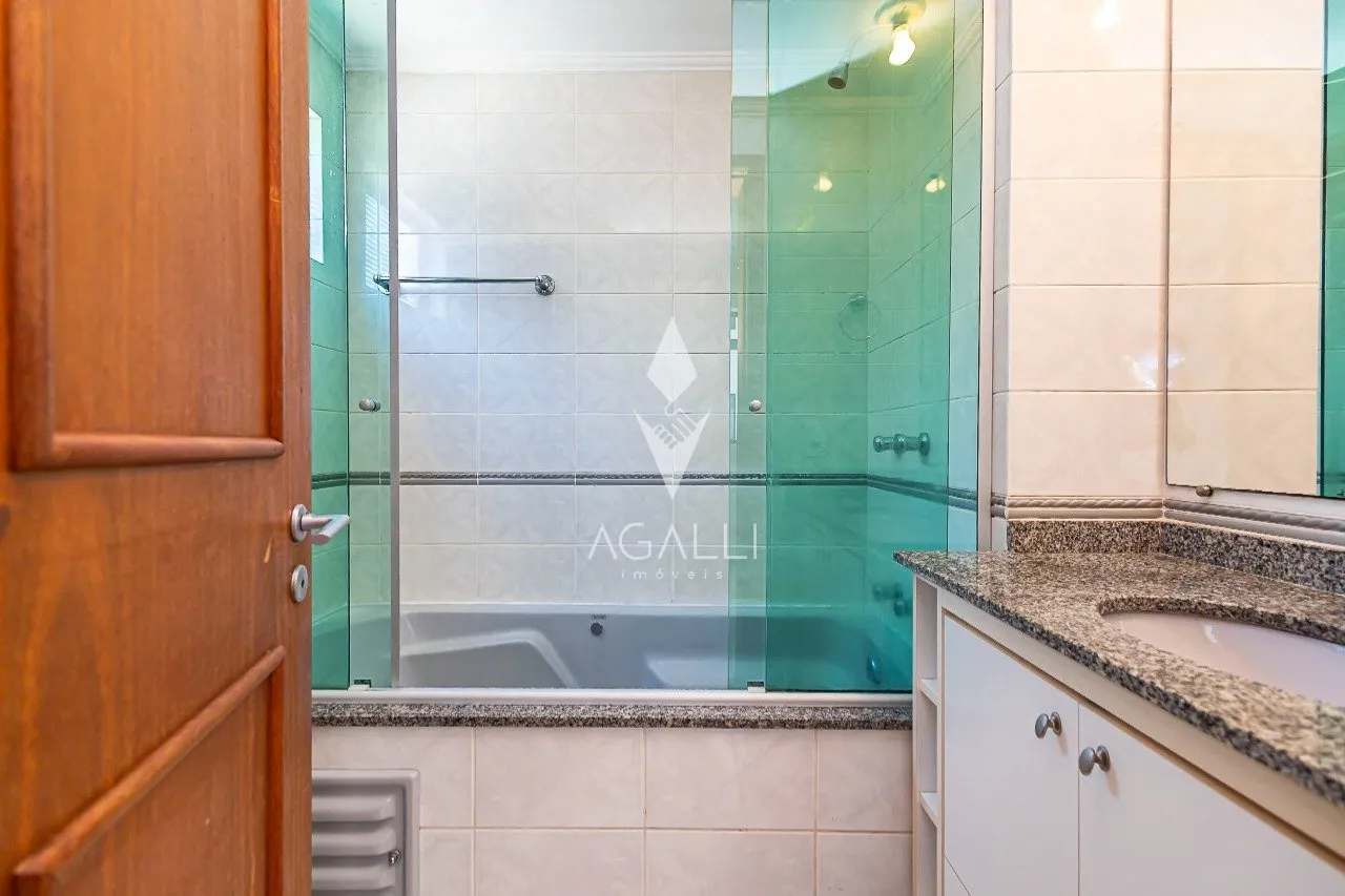 Apartment, 112 m², with a glass-enclosed balcony — photo 36