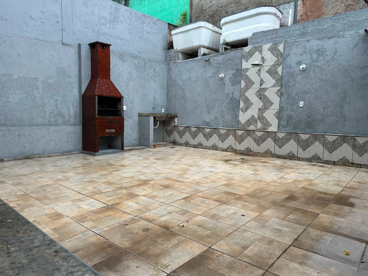 Wood or laminate floors in a 3-bedroom apartment, 90 m² — photo 13