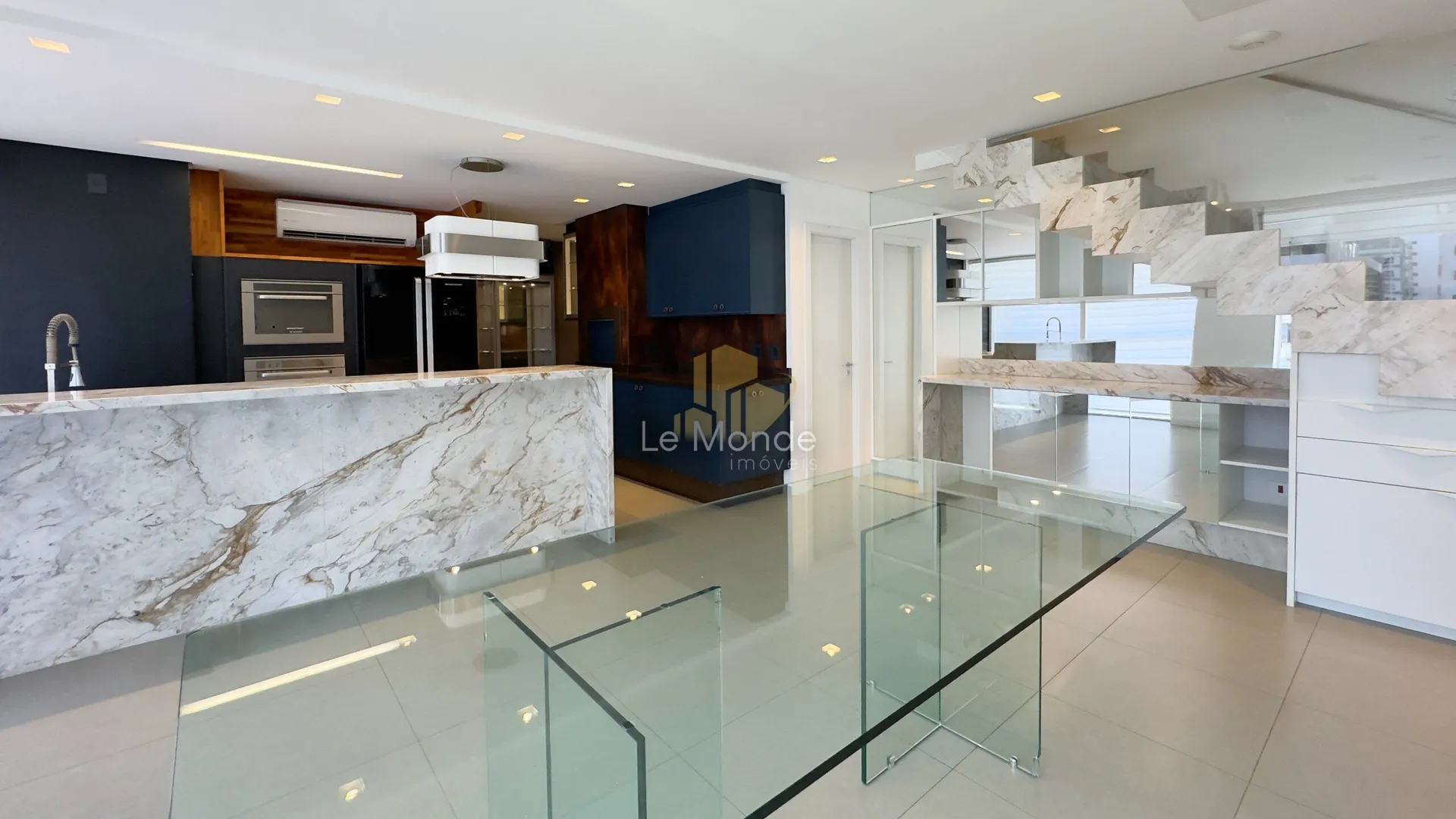 Duplex apartment with 3 bedrooms and 156 m² — photo 27