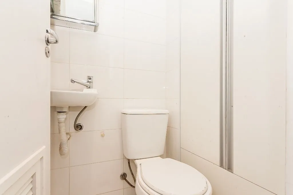 Rental apartment with 3 en-suite bedrooms and 4 baths — photo 16