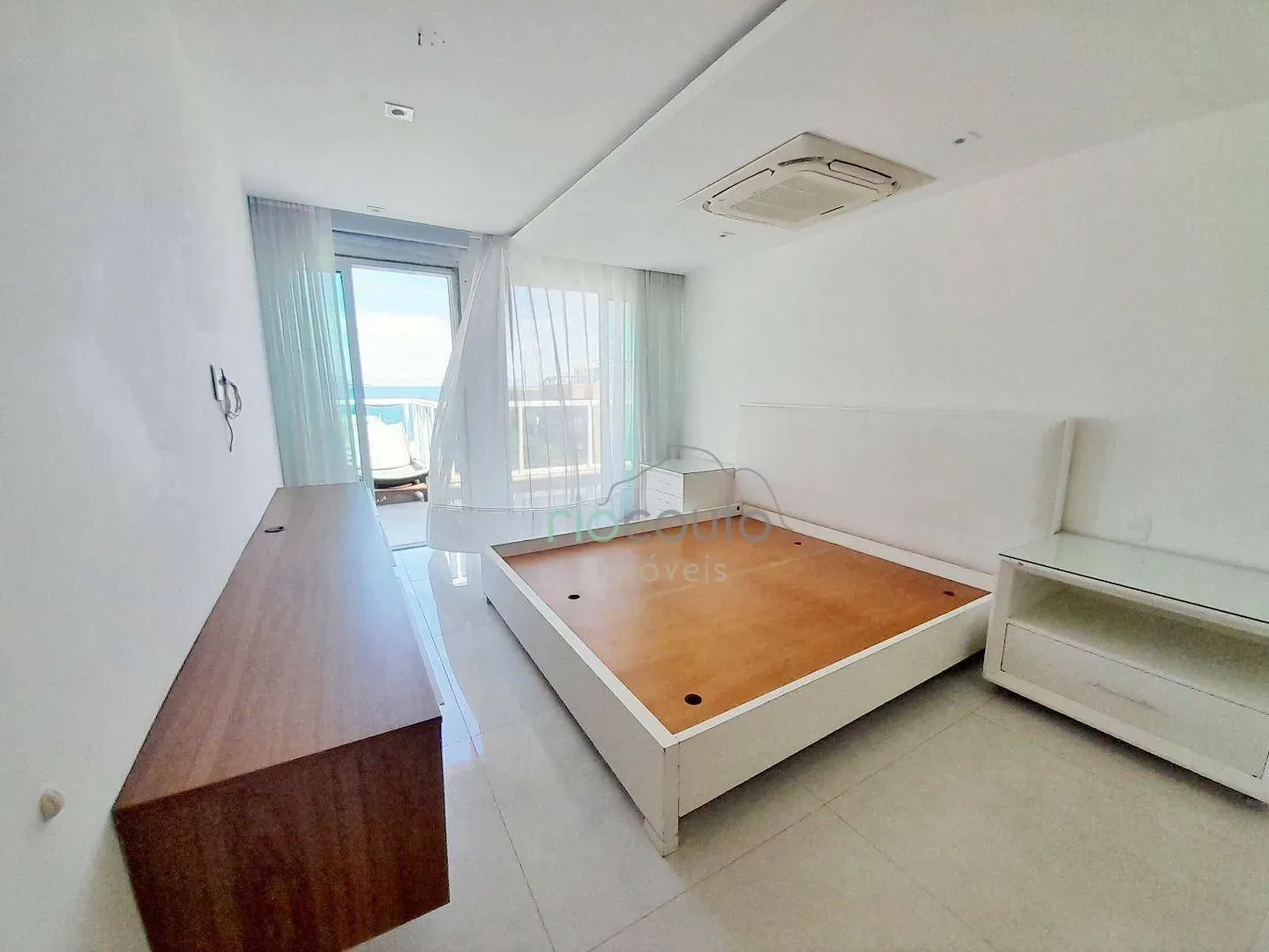Apartment with 4 bedrooms and a balcony — photo 29