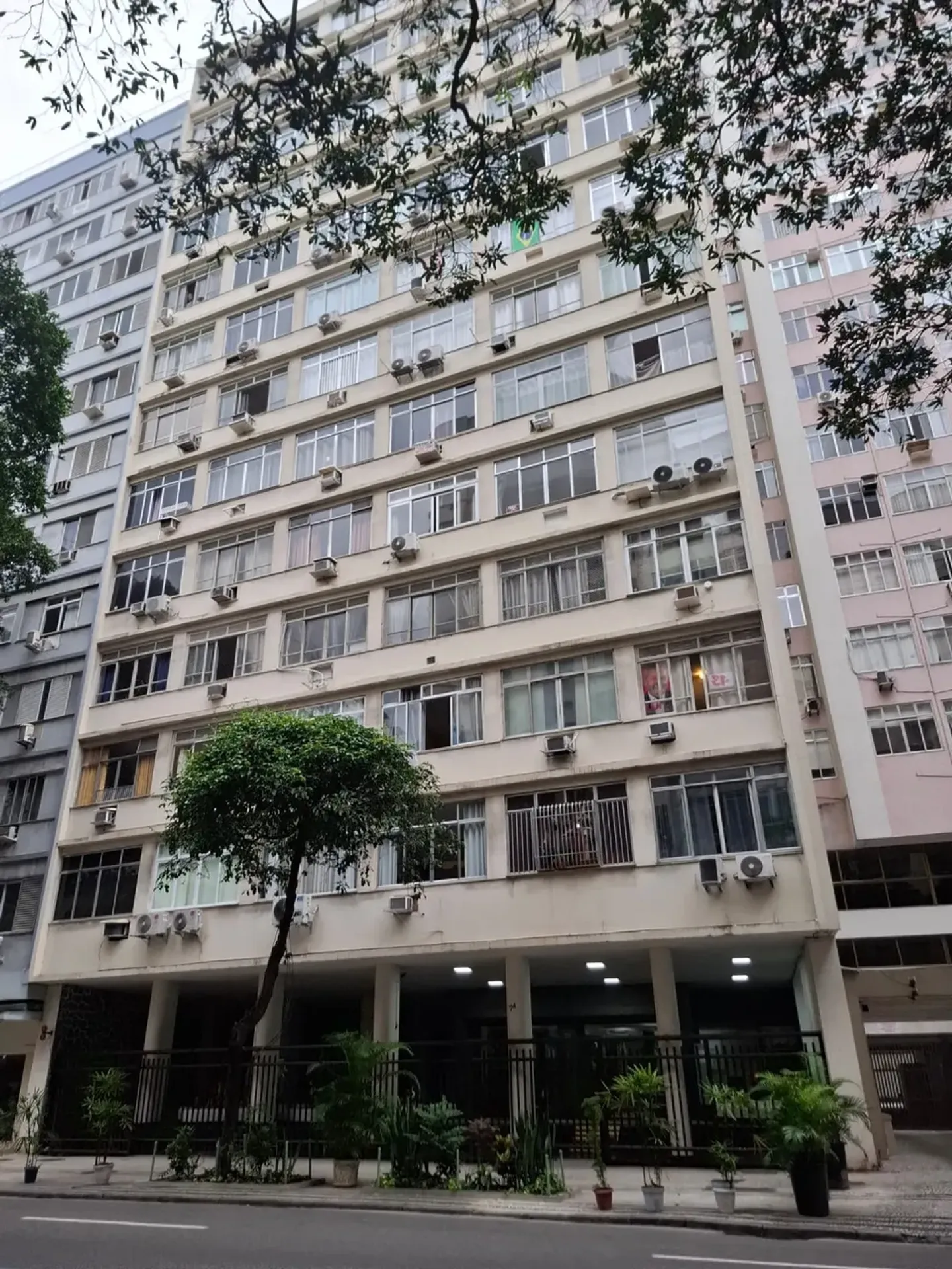 Apartment on the 5th floor with wood or laminate floors — photo 9