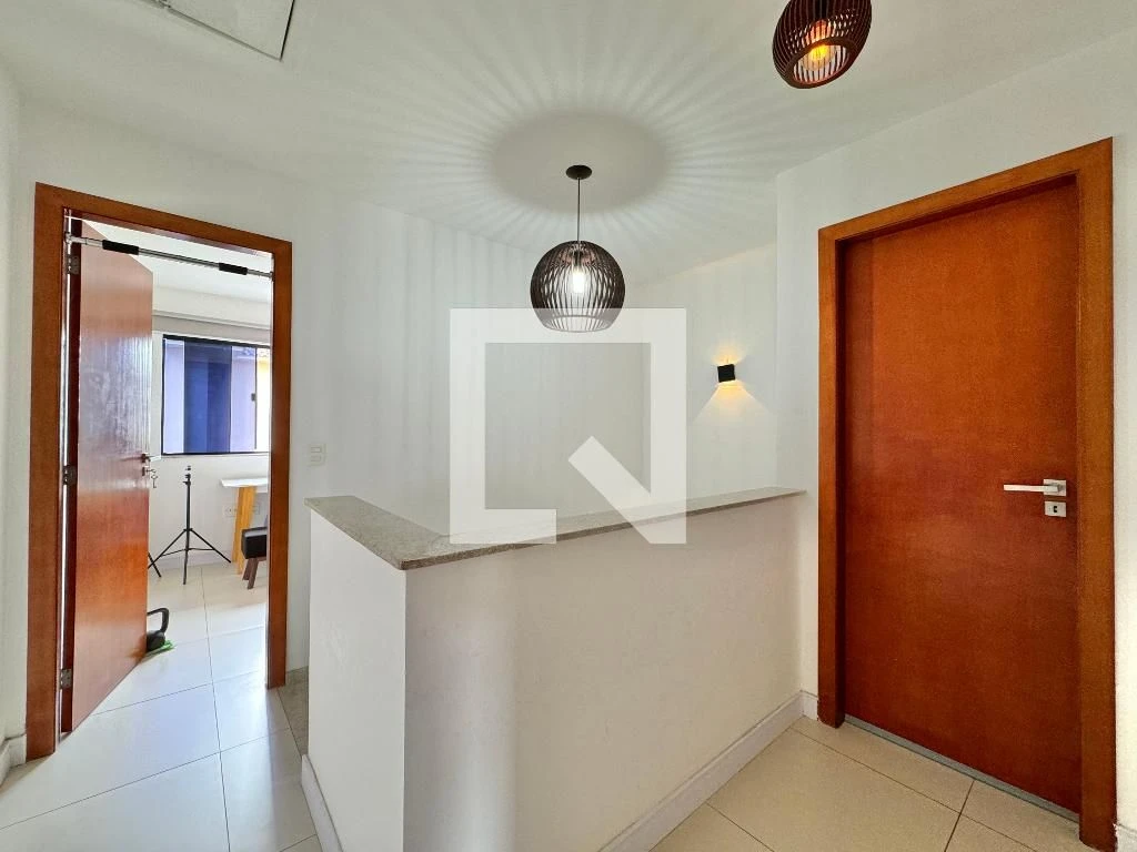 138 m² house with a home office and a walk-in closet — photo 38