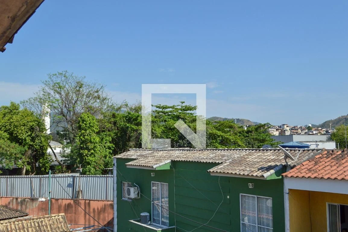 Condominium house with 2 bedrooms and a glass shower — photo 27