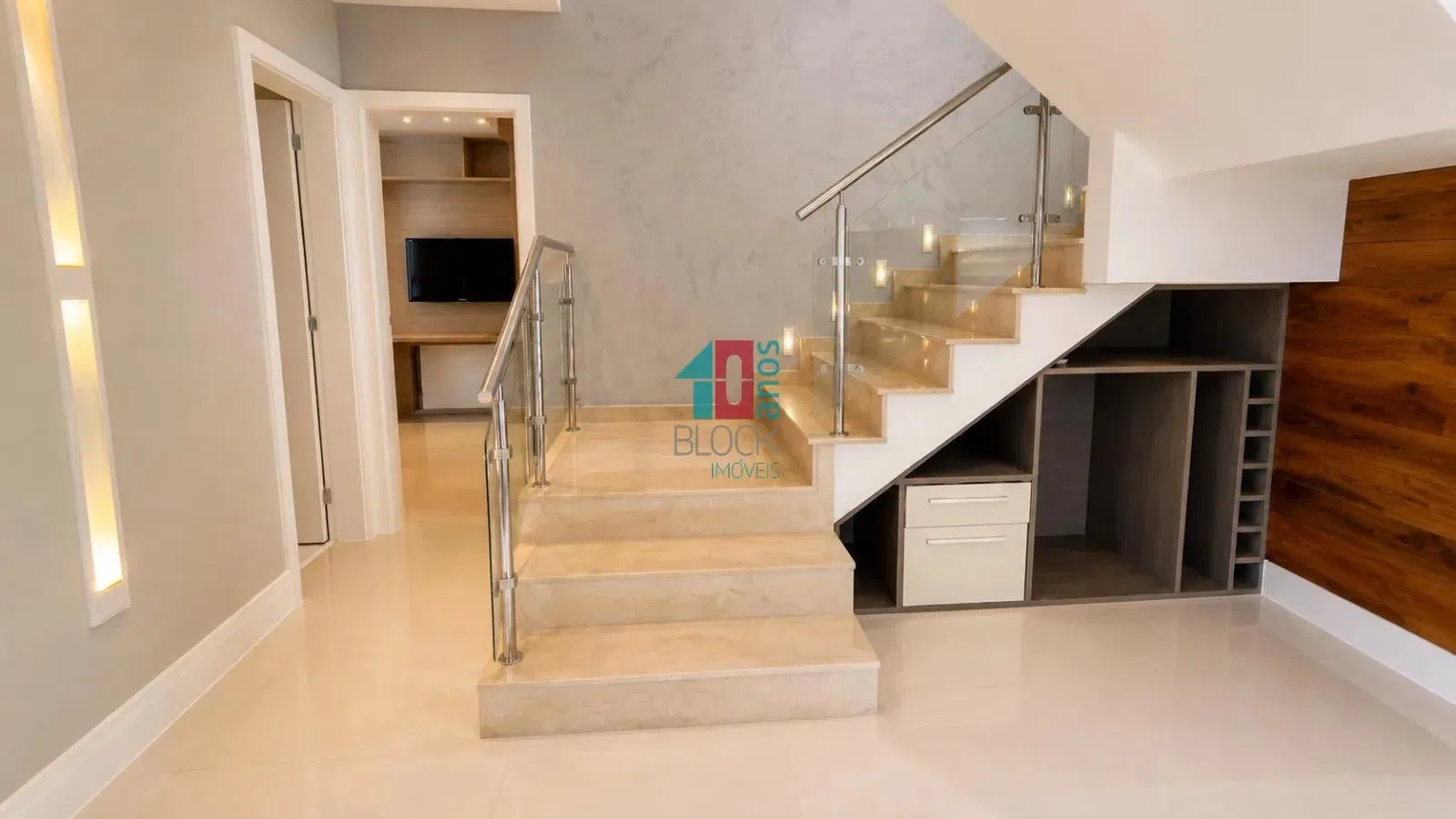 Casa triplex com 4 quartos e 3 suítes e cozinha fechada — photo 27