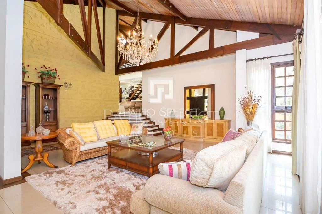 Furnished house with 4 en-suite bedrooms and 6 baths