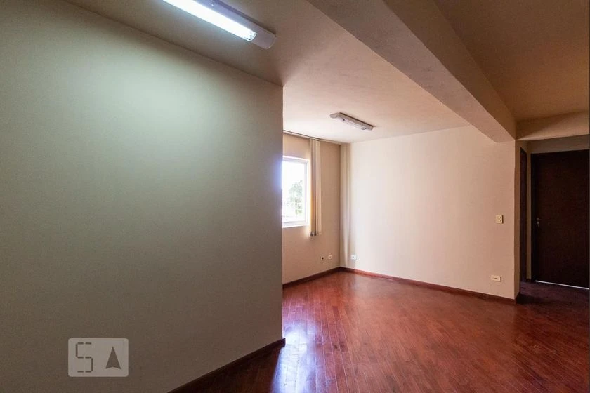 Casa com 5 quartos e churrasqueira privativa no jardim — photo 9