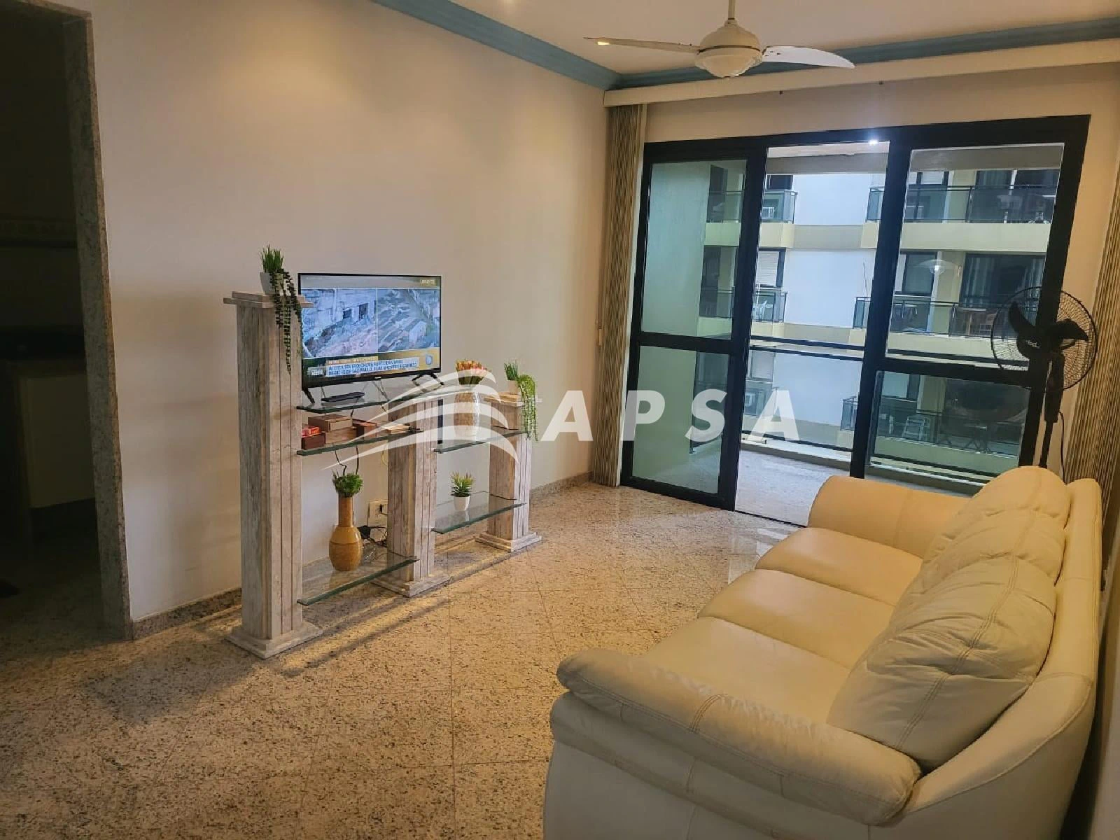 Apartamento mobiliado, 45 m², com vista para a água