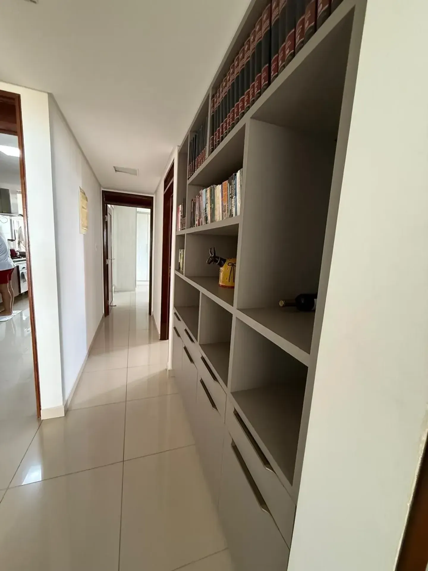 Furnished 175 m² apartment with 3 en-suite bedrooms — photo 23