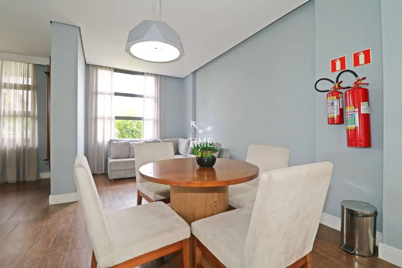 Wood or laminate floors in a 3-bedroom apartment, 78 m² — photo 116