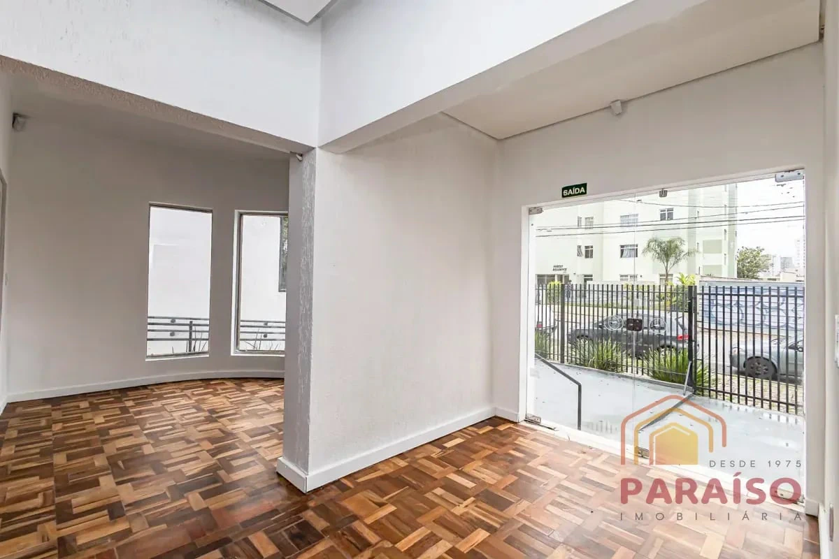 Деревянный пол или ламинат и 4 спальни: дом 165 м² — photo 7