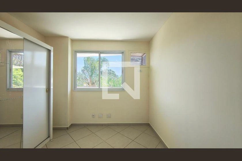 3-bedroom apartment in a building with a gym — photo 37