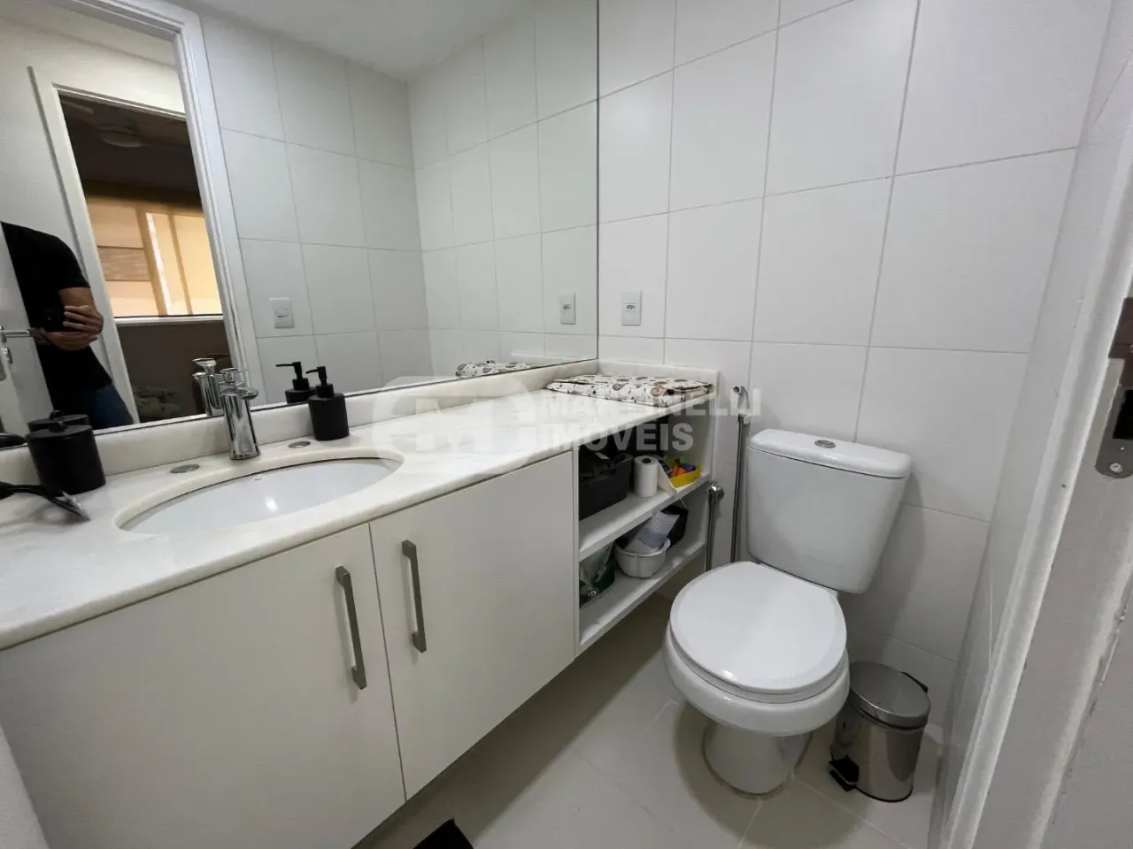 69 m² apartment with a walk-in closet and a washing machine — photo 9