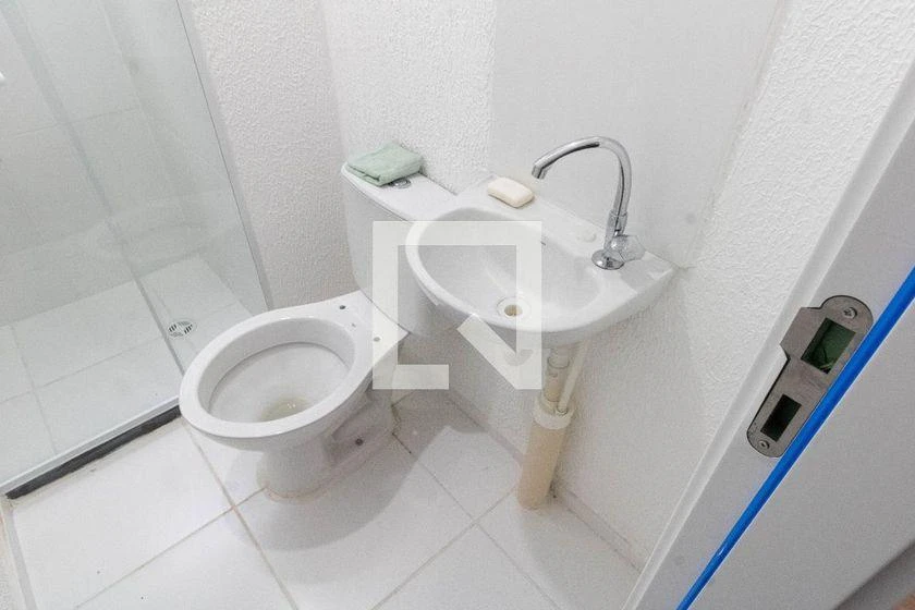 2-bedroom apartment in a building with a gym — photo 15