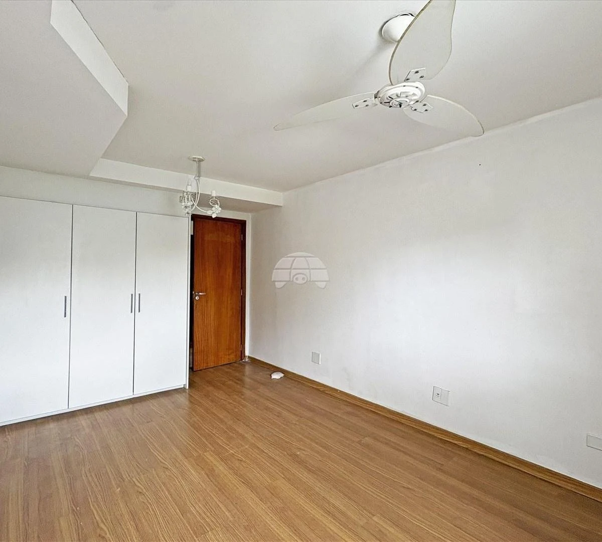 Casa de 178 m² com banheira e varanda envidraçada — photo 10