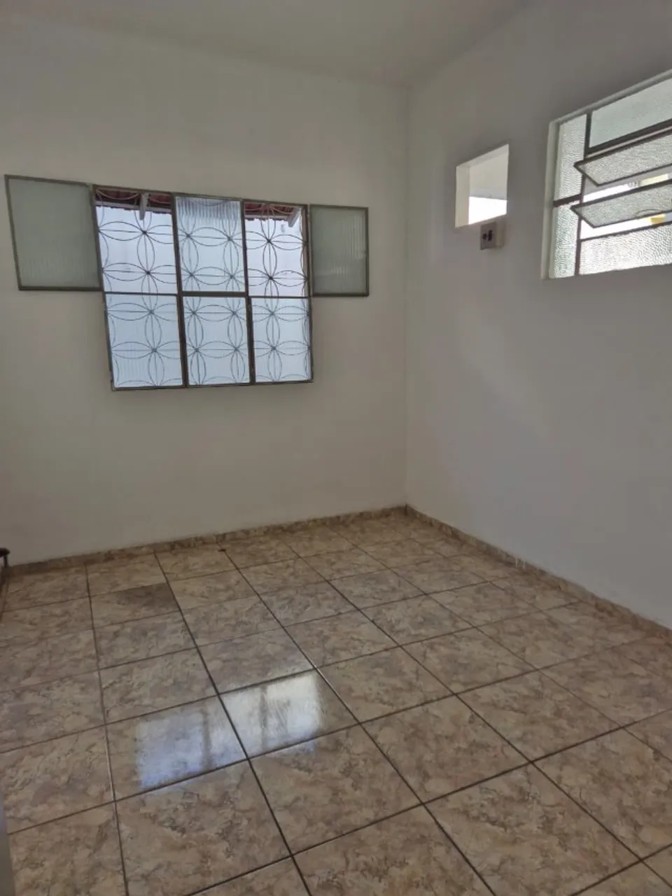 Casa sem mobília com 3 quartos e cozinha a gás — photo 4